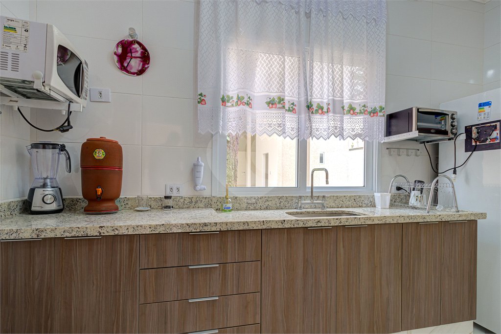 Sobrado à venda com 6 quartos, sendo 5 suítes,  em Interlagos, São Paulo, SP