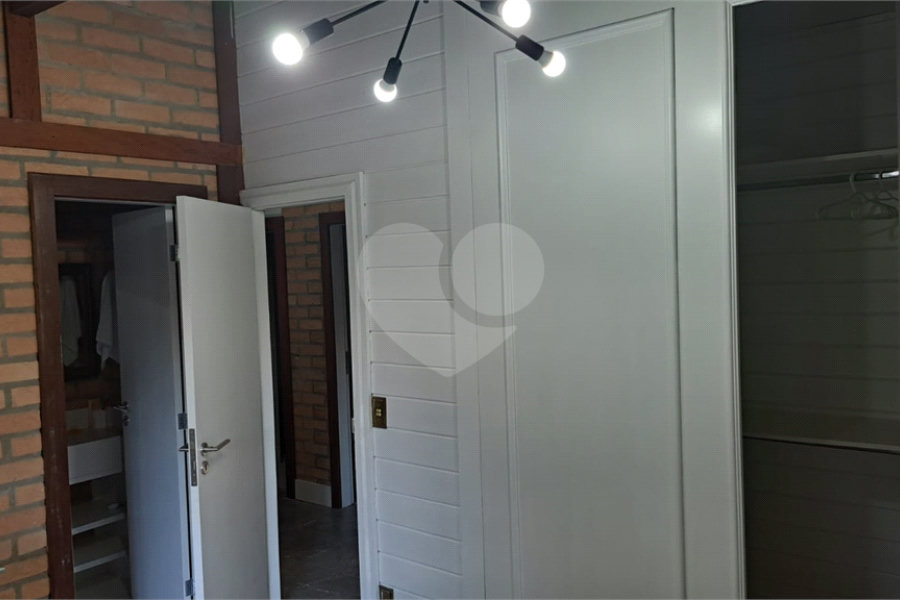 Casa à venda com 3 quartos, sendo 1 suíte, no condomínio Alpes da Cantareira, Mairiporã - SP