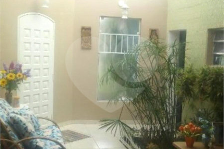 Casa à venda com 2 quartos, sendo 1 suíte, no condomínio Vinhas da Vista Alegre - Lado Sede, Vinhedo - SP