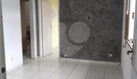 Apartamento à venda com 2 quartos em Marechal Hermes, Rio de Janeiro, RJ