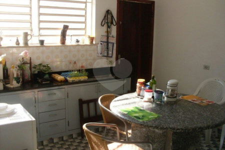 Sobrado à venda com 3 suítes em Caxingui, São Paulo, SP