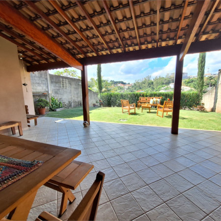 Casa à venda com 4 quartos, sendo 1 suíte, em Santa Cândida, Vinhedo, SP