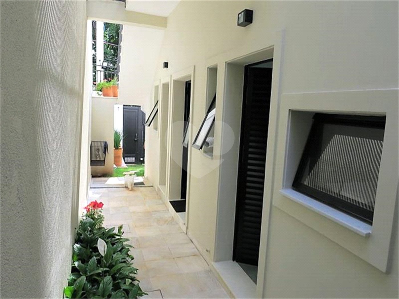 Casa à venda com 3 suítes em Vila Inah, São Paulo, SP