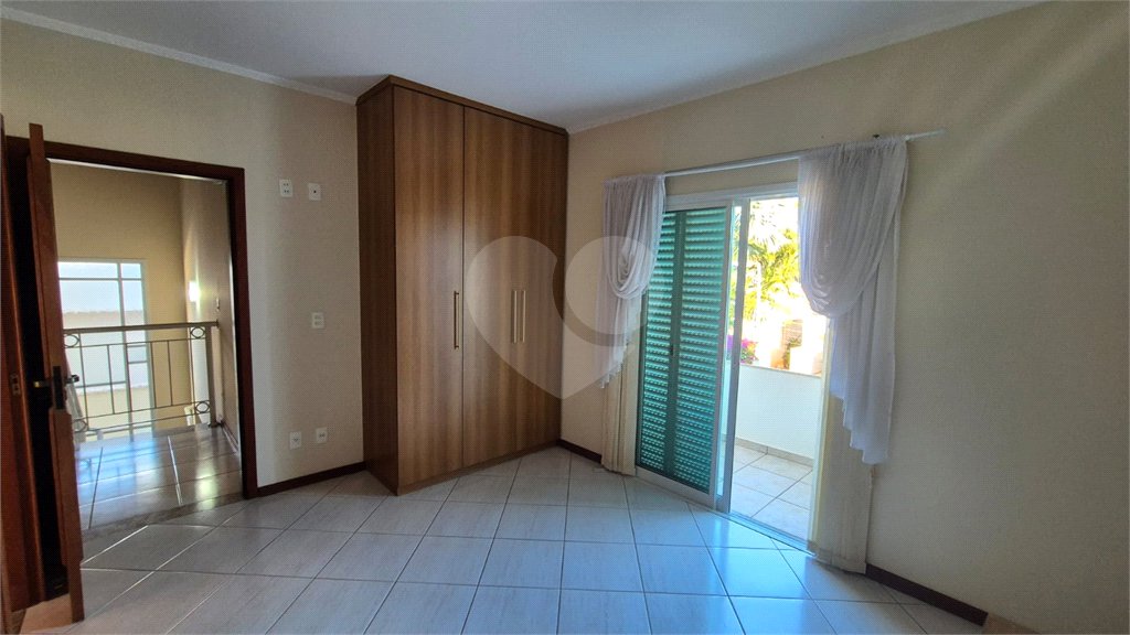 Casa para alugar com 3 quartos, sendo 1 suíte, no condomínio Recanto dos Paturis, Vinhedo - SP