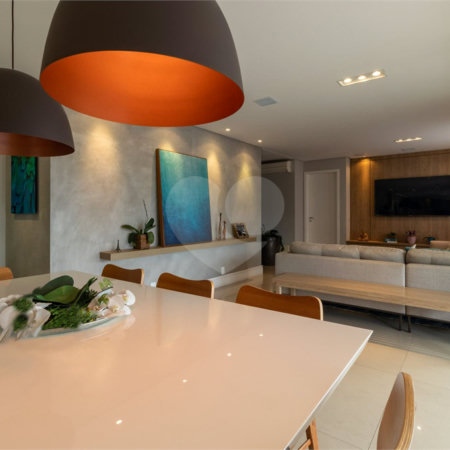 Apartamento à venda com 3 quartos, sendo 1 suíte, em Campo Belo, São Paulo, SP