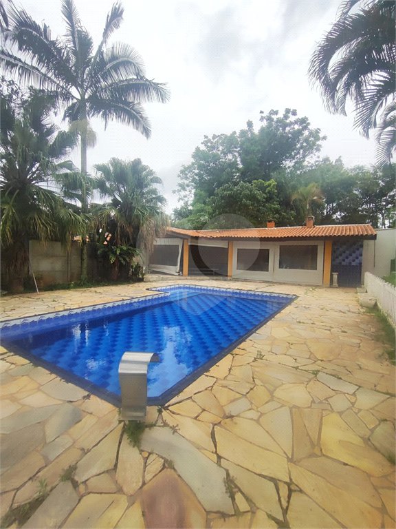 Casa à venda com 4 quartos, sendo 1 suíte, em Ivoturucaia, Jundiaí, SP
