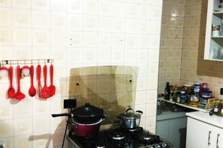 Sobrado à venda com 4 quartos, sendo 1 suíte,  em Vila Gomes, São Paulo, SP