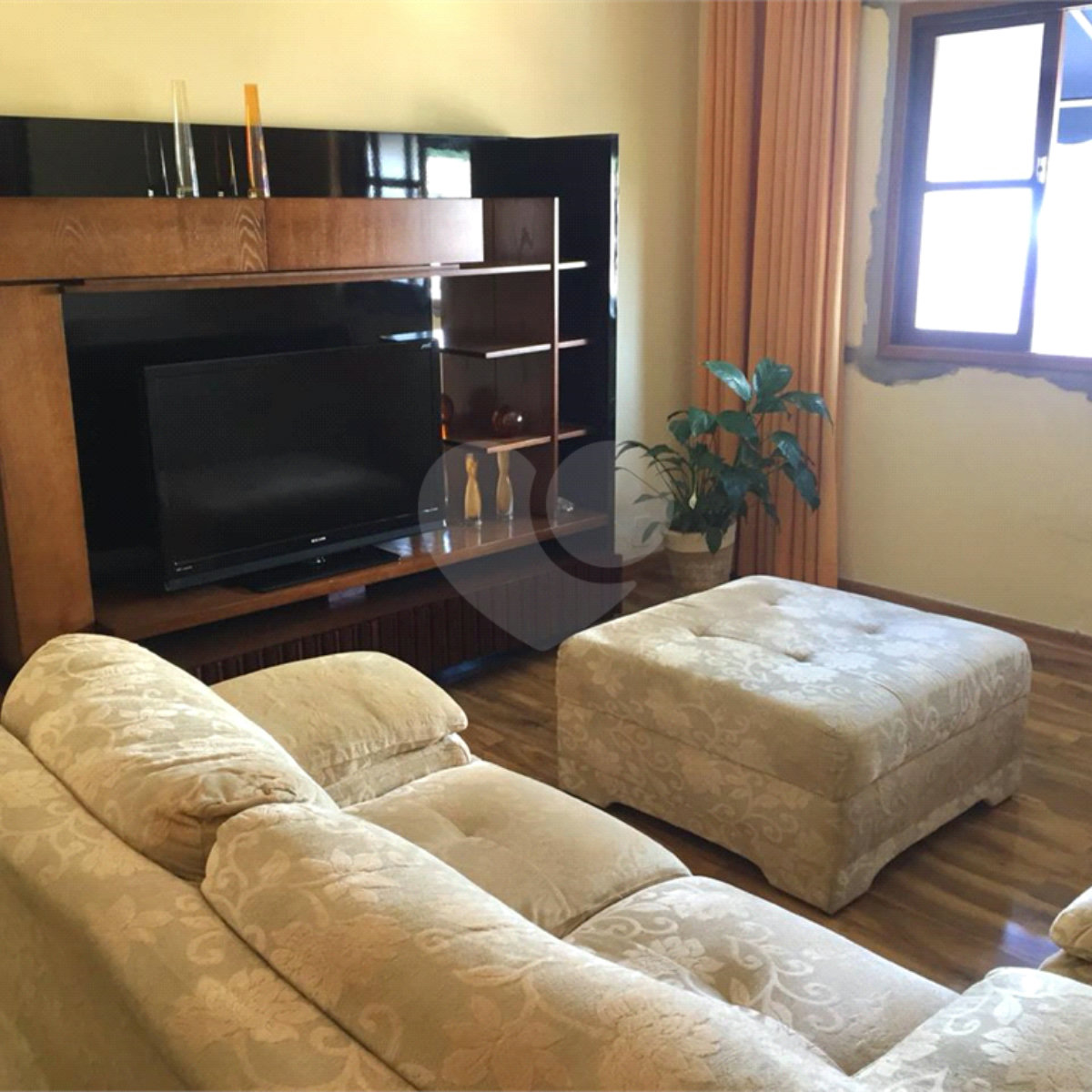 Casa à venda com 2 quartos, sendo 1 suíte, em Socorro, São Paulo, SP