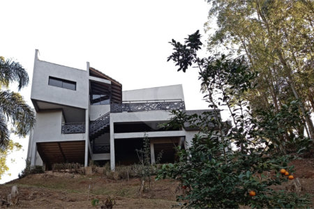 Casa à venda ou para alugar com 4 quartos, sendo 3 suítes, em Serra dos Lagos (jordanésia), Cajamar, SP
