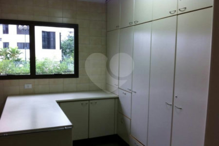 Apartamento à venda com 4 suítes em Real Parque, São Paulo, SP