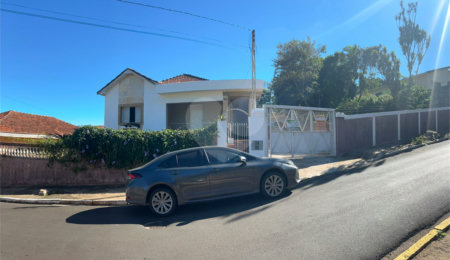Casa para alugar com 6 quartos, sendo 3 suítes, no Centro, São Manuel, SP