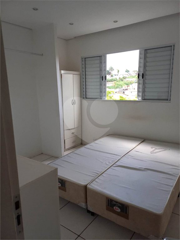 Casa à venda com 3 quartos, sendo 1 suíte, no condomínio Village St. Louis, São Paulo - SP