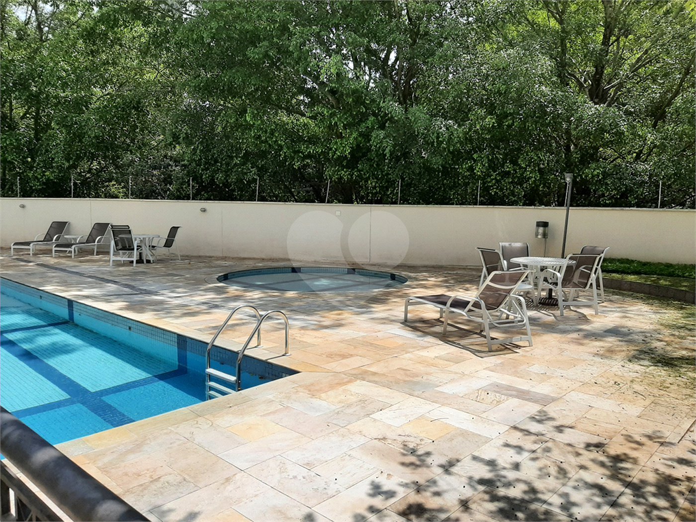 Apartamento à venda ou para alugar com 3 quartos, sendo 1 suíte,  em Vila Suzana, São Paulo, SP
