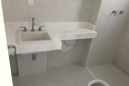 Apartamento à venda com 3 suítes em Campo Belo, São Paulo, SP