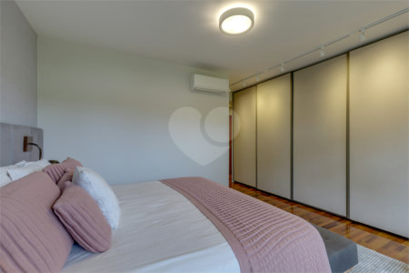 Casa à venda com 4 suítes no condomínio Vila Flora, São Paulo - SP