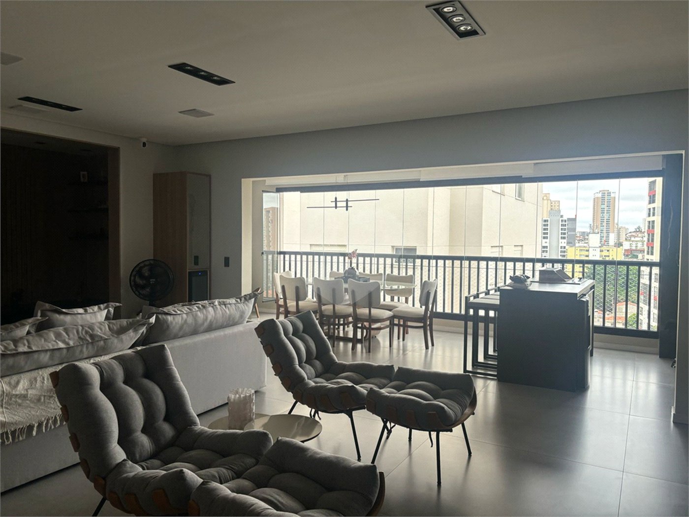 Apartamento à venda com 3 quartos, sendo 1 suíte, em Vila Paulicéia, São Paulo, SP