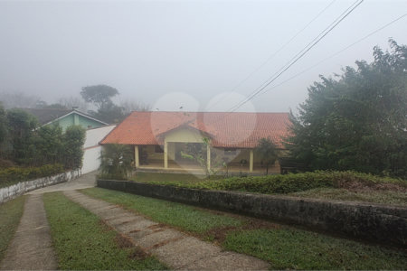 Chácara à venda com 3 quartos, sendo 1 suíte,  no Centro, Nazaré Paulista, SP