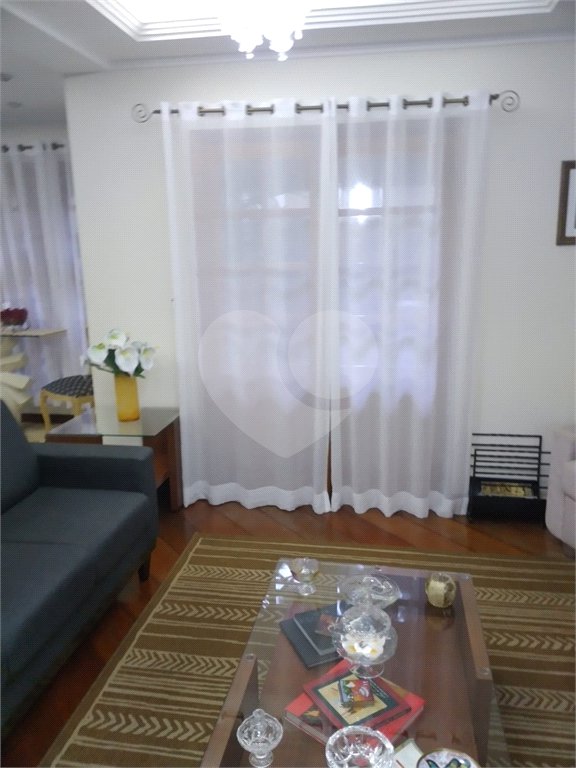 Casa à venda com 4 quartos, sendo 3 suítes, no condomínio Da Serra, São Paulo - SP