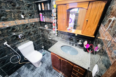 Casa à venda com 4 quartos, sendo 1 suíte, em Campo Grande, Rio de Janeiro, RJ