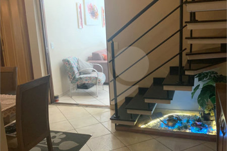 Casa à venda com 4 quartos, sendo 1 suíte, em Loteamento Shangrilá, Valinhos, SP
