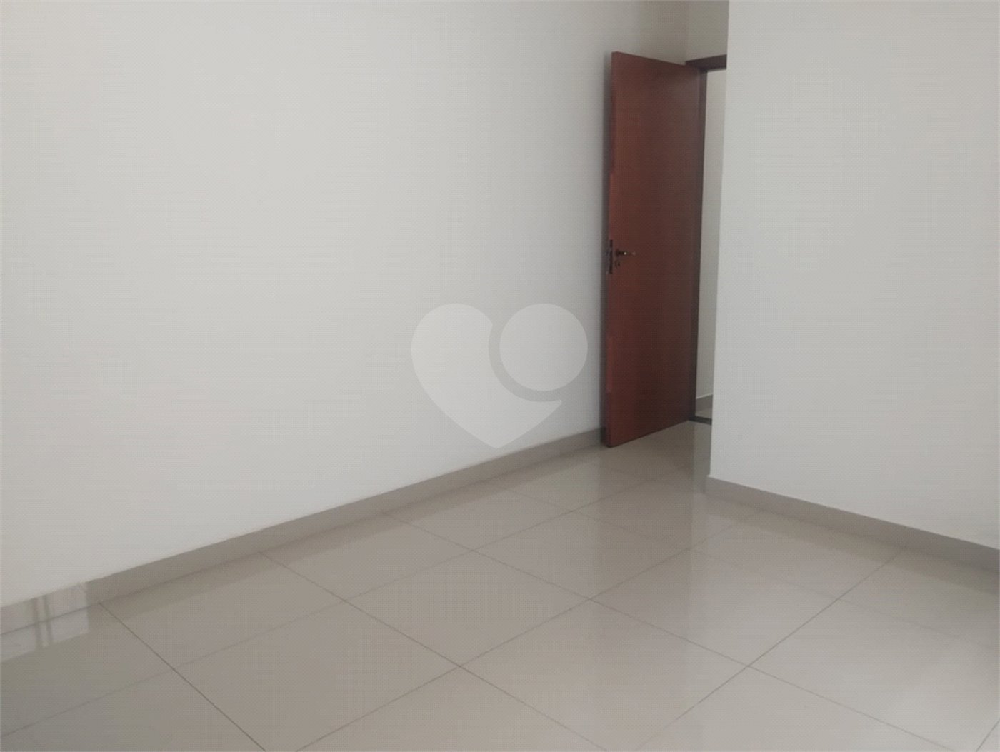 Casa à venda com 3 quartos, sendo 1 suíte, em Parque Industrial, São José dos Campos, SP