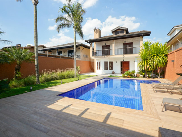 Casa à venda com 4 quartos, sendo 2 suítes,  em Interlagos, São Paulo, SP