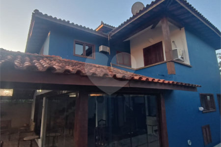 Casa à venda com 3 quartos, sendo 2 suítes,  em São José, Armação dos Búzios, RJ