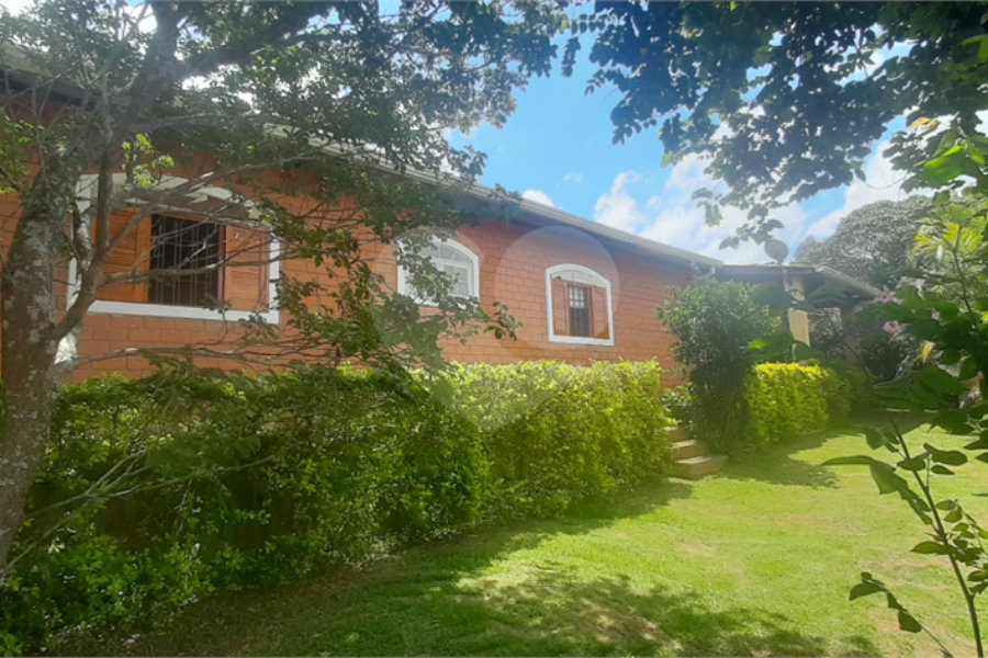Casa à venda com 3 quartos, sendo 2 suítes, em São Vicente, Mairiporã, SP