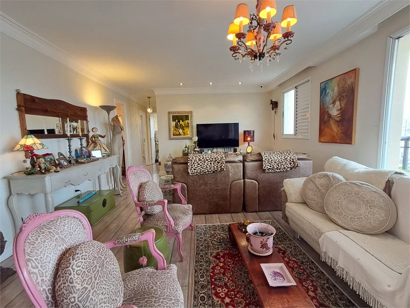 Apartamento à venda com 2 suítes em Vila Romana, São Paulo, SP