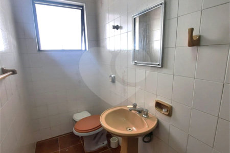 Sobrado à venda ou para alugar com 8 quartos, sendo 2 suítes, em Santo Amaro, São Paulo, SP