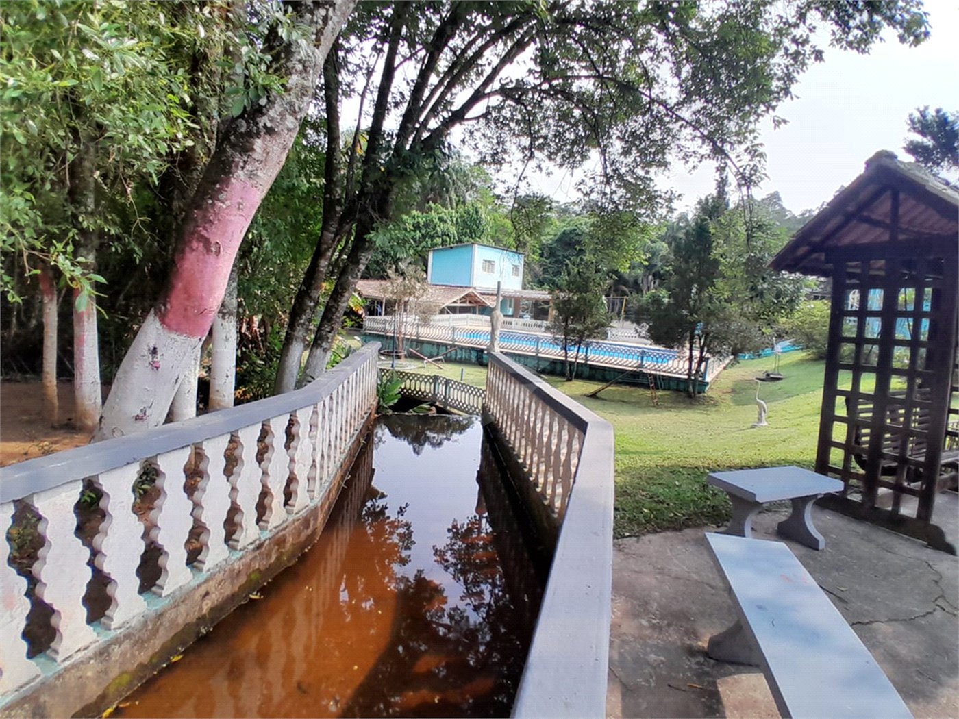 Chácara à venda ou para alugar com 20 quartos, sendo 10 suítes,  em Serra da Cantareira, Mairiporã, SP