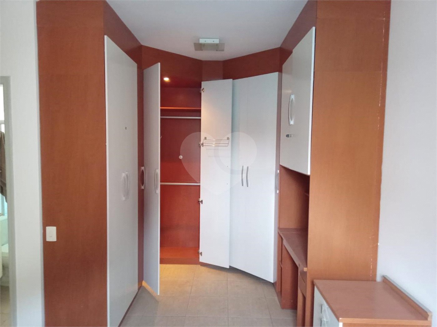 Apartamento à venda com 3 quartos, sendo 1 suíte, em Santa Rosa, Vinhedo, SP