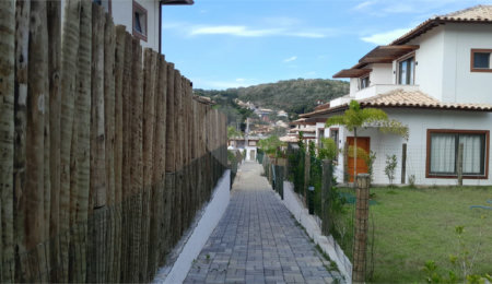 Casa em condomínio à venda com 4 quartos, sendo 2 suítes,  em Manguinhos, Armação dos Búzios, RJ
