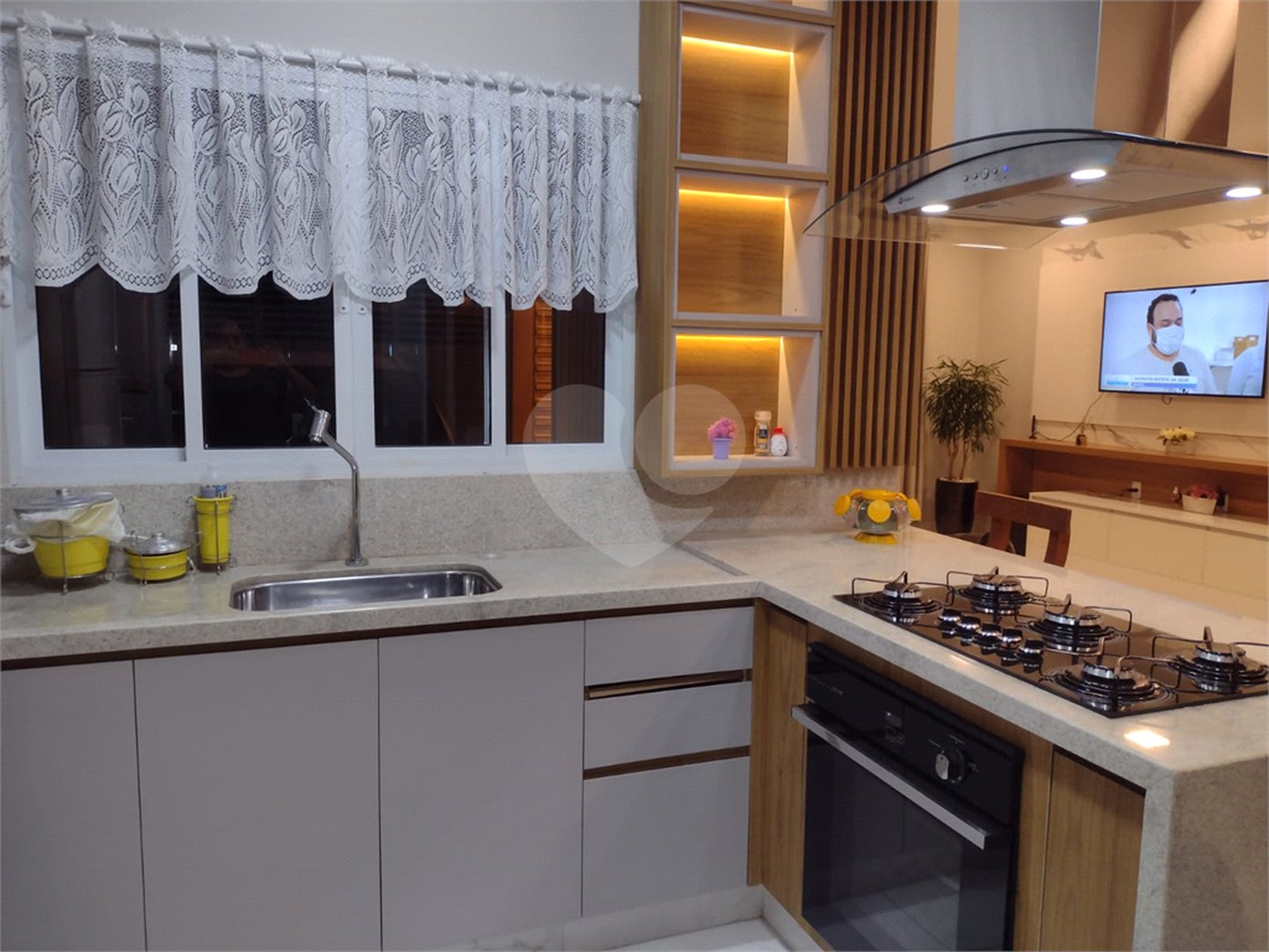 Casa para alugar com 3 quartos, sendo 1 suíte,  em Vila Rosa, Itapetininga, SP
