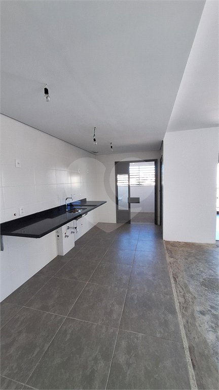 Apartamento à venda com 3 suítes em Vila Romana, São Paulo, SP