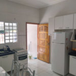 Sobrado espaçoso e bem localizado
