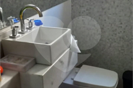 Luxuoso Sobrado com 4 Suítes