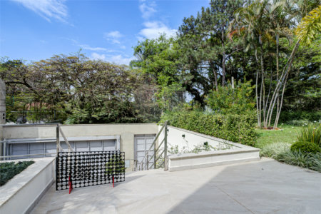 Casa à venda com 5 suítes em Jardim Cordeiro, São Paulo, SP