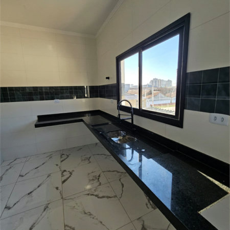 Casa à venda com 3 quartos, sendo 1 suíte, em Maracanã, Praia Grande, SP