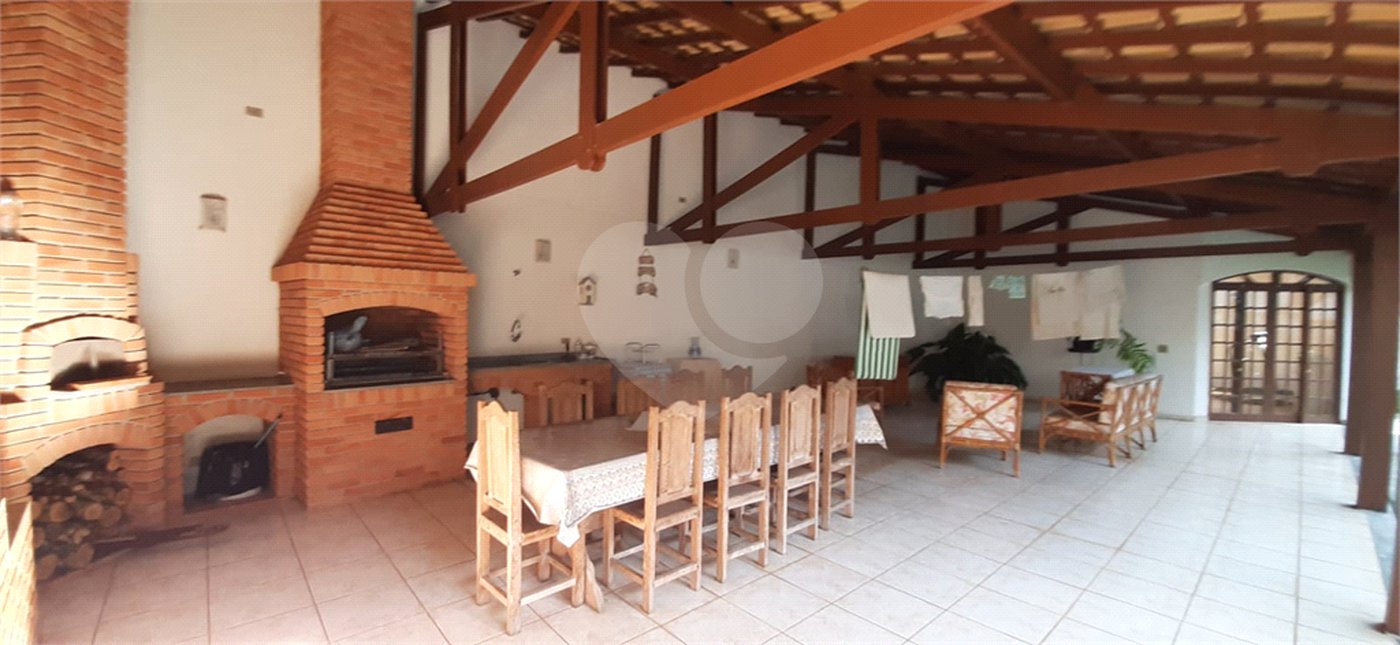 Casa à venda com 3 quartos, sendo 1 suíte, no condomínio Sausalito, Mairiporã - SP