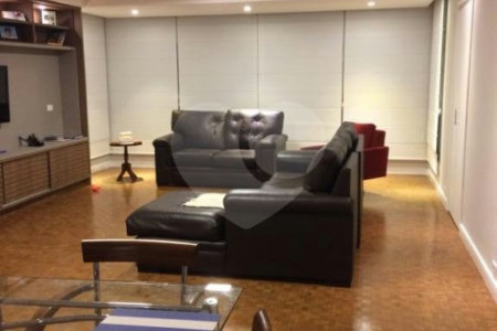 Apartamento à venda com 4 quartos, sendo 2 suítes, em Cerqueira César, São Paulo, SP