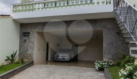 Casa à venda com 3 suítes em Horto, São Paulo, SP