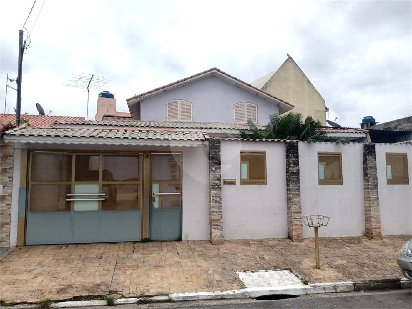 Sobrado à venda com 3 quartos, sendo 2 suítes, em Vila Rea, Poá, SP