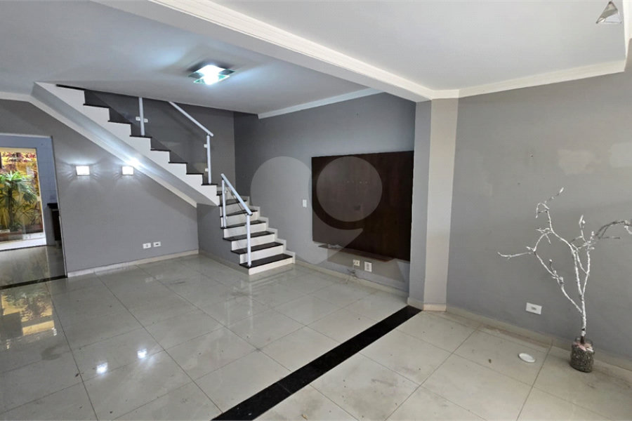 Sobrado à venda com 3 quartos, sendo 1 suíte, em Vila Clarice, São Paulo, SP
