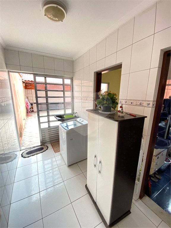 Sobrado à venda com 3 quartos, sendo 1 suíte, em Jardim dos Ipês, Suzano, SP