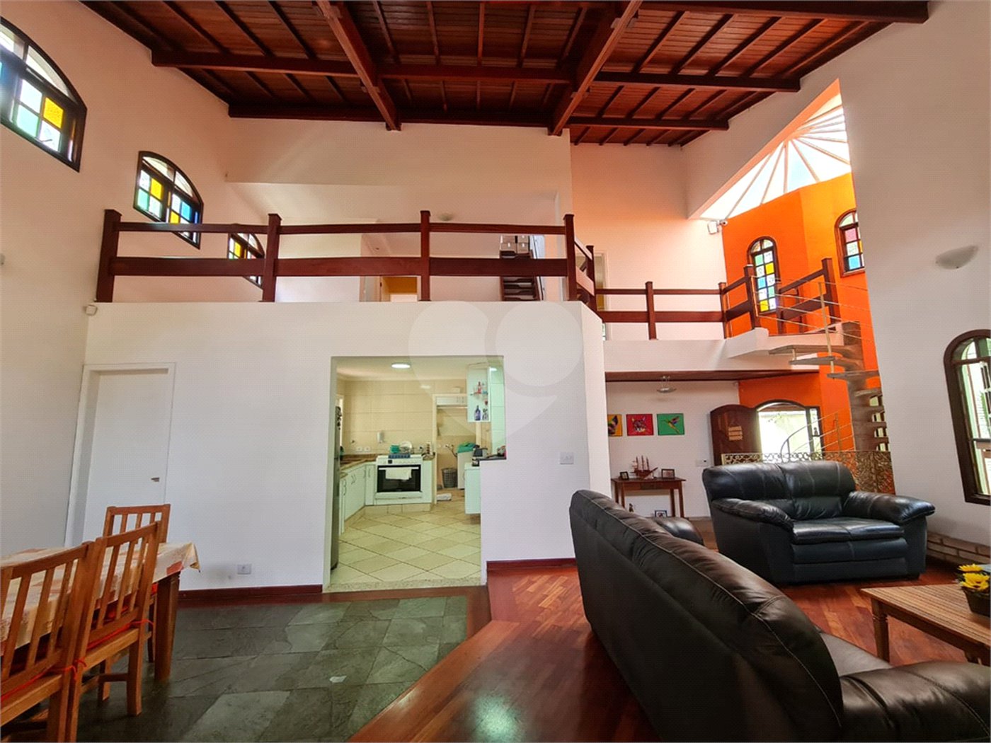 Sobrado à venda com 4 quartos, sendo 1 suíte,  em Jardim Leonor Mendes de Barros, São Paulo, SP