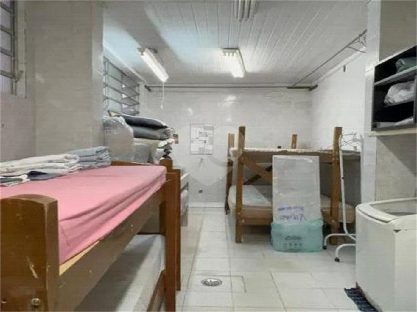 Loja à venda ou para alugar com 9 quartos, sendo 5 suítes, em Pinheiros, São Paulo, SP