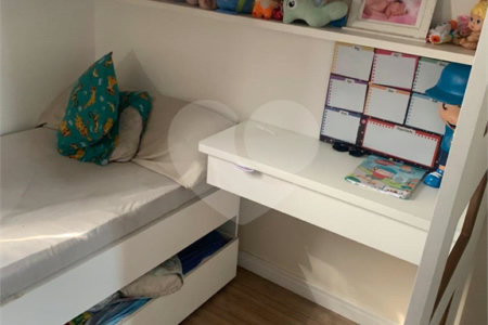 Apartamento à venda com 2 quartos em Parque Reboucas, São Paulo, SP