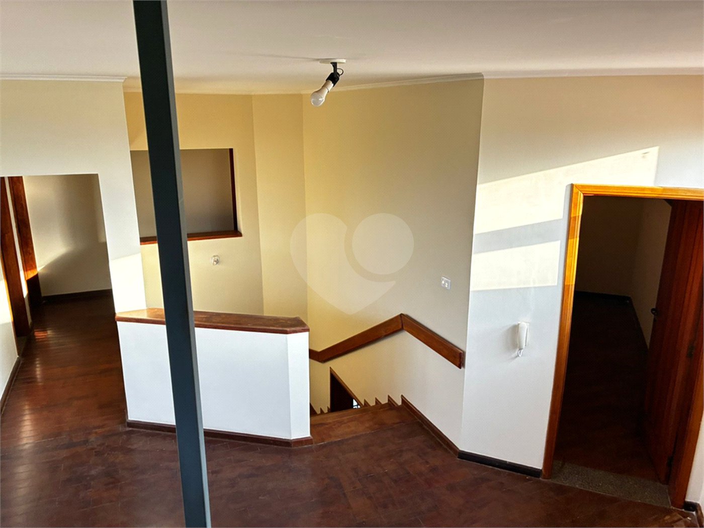 Sobrado para alugar com 4 quartos, sendo 2 suítes,  no Centro, Três Lagoas, MS