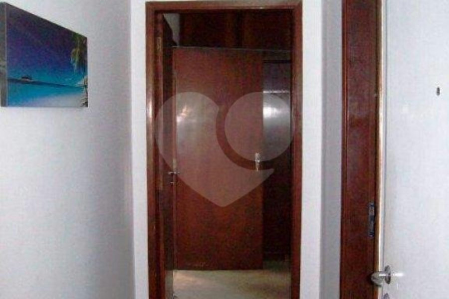 Sobrado à venda com 4 quartos em Parada Inglesa, São Paulo, SP